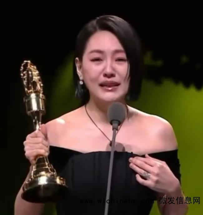 小S夺金钟奖 后台崩溃大哭 姐姐的鼓励成就此刻辉煌