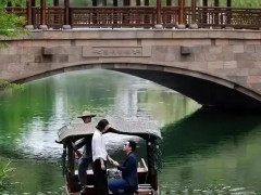 霍启仁在玉龙雪山举办婚礼 霍震霆、朱玲玲、霍启刚现身现场！